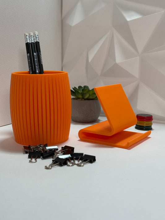 STRIA kolekcija – pieštukinė su telefono laikykliu