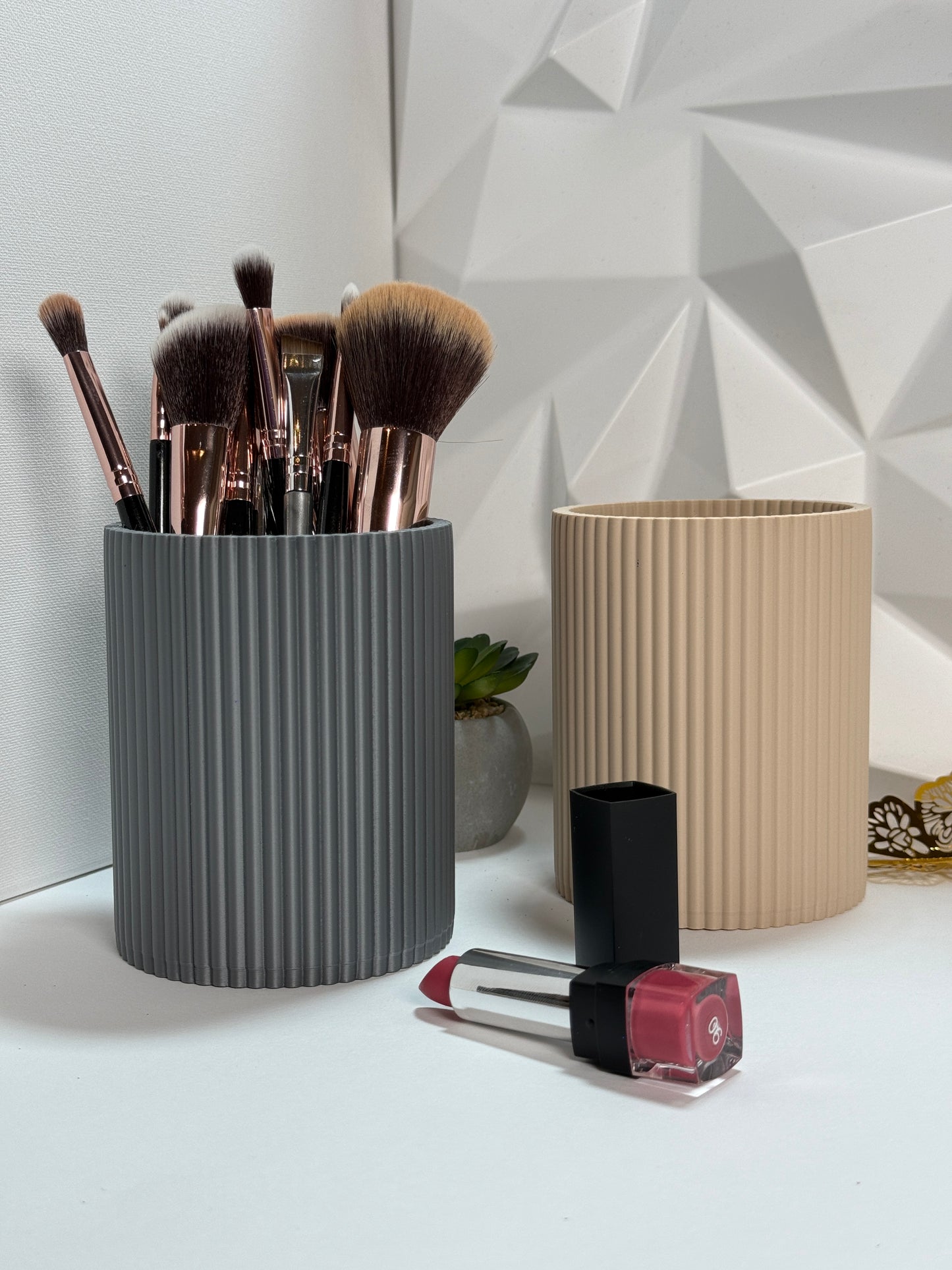 Makiažo šepetėlių laikiklis - Barello